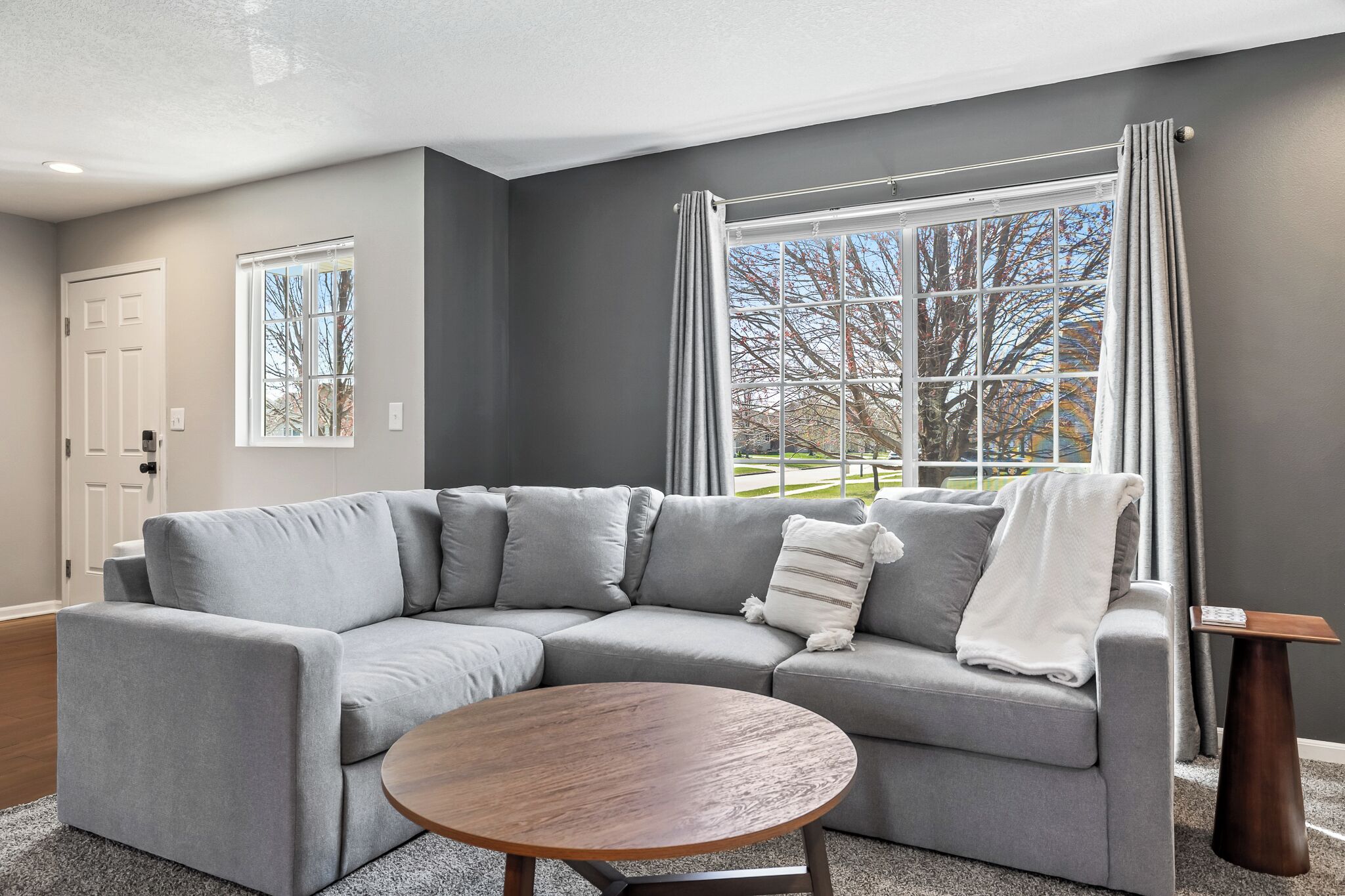 Smart-TV, peis, videospill og bøker