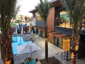 屋外プール、温水プール