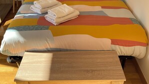 1 bedroom, WiFi, bed sheets - Large secure studio in quiet hypercentre 3mins from station (Thionville)