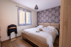 3 chambres, fer et planche à repasser, lit parapluie, Wi-Fi gratuit