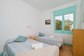 3 bedrooms, iron/ironing board, Internet