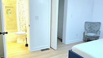 3 bedrooms, desk, iron/ironing board, WiFi