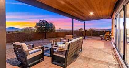 Private and Quiet with stunning views