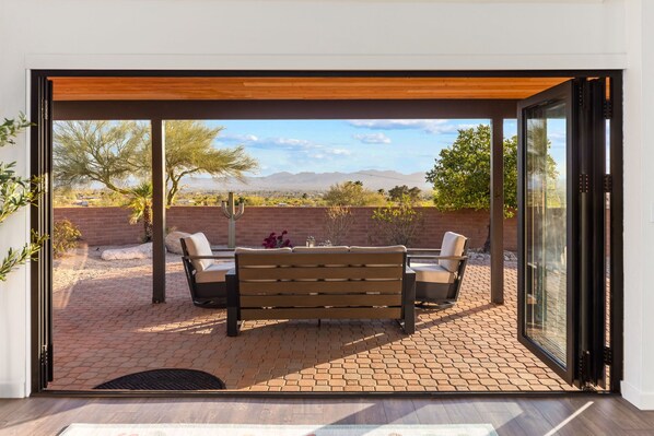 Interior - Private and Quiet with stunning views (Tucson)