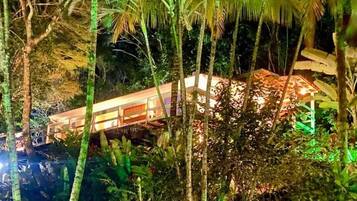 Mặt tiền nơi lưu trú