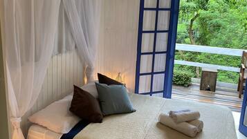 Habitación doble tradicional, 1 cama matrimonial, aire acondicionado, vista al parque | Minibar, decoración personalizada y wifi gratis