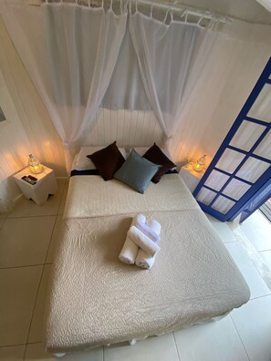 Traditional-Doppelzimmer, 1 Doppelbett, Klimaanlage, Parkblick | Minibar, individuell dekoriert, kostenloses WLAN