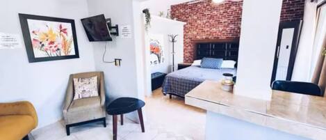 1 chambre, fer et planche à repasser, Wi-Fi, draps fournis