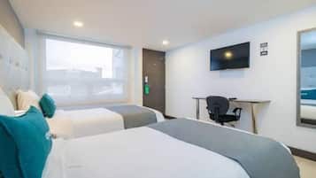 Habitación triple clásica | Escritorio, espacio para trabajar con laptop y wifi gratis