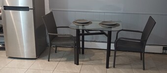 Clean, Quiet safe place in Queens. Around the corner from green Acres Mall