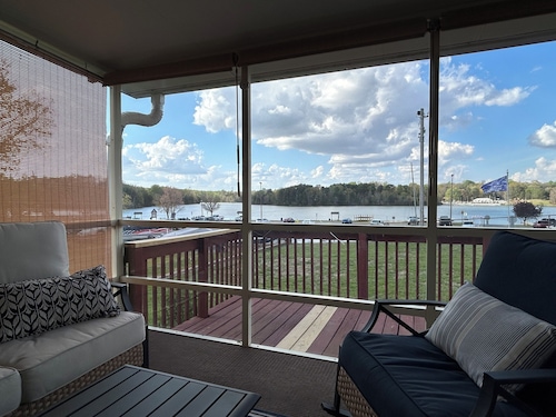 Lakeside Family Oasis...Walk to Marina/Golf/Tennis. 180° Water Views