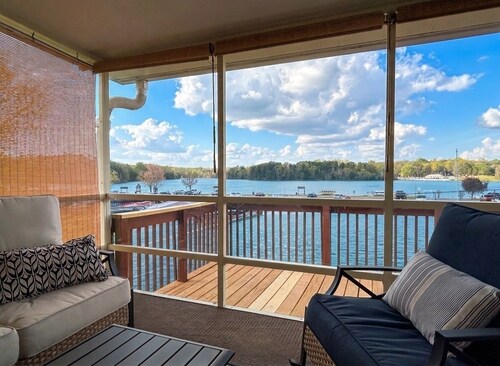 Lakeside Home: Sunset Views, Marina, Golf, Tennis