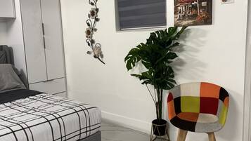 1 bedroom, desk, iron/ironing board, WiFi