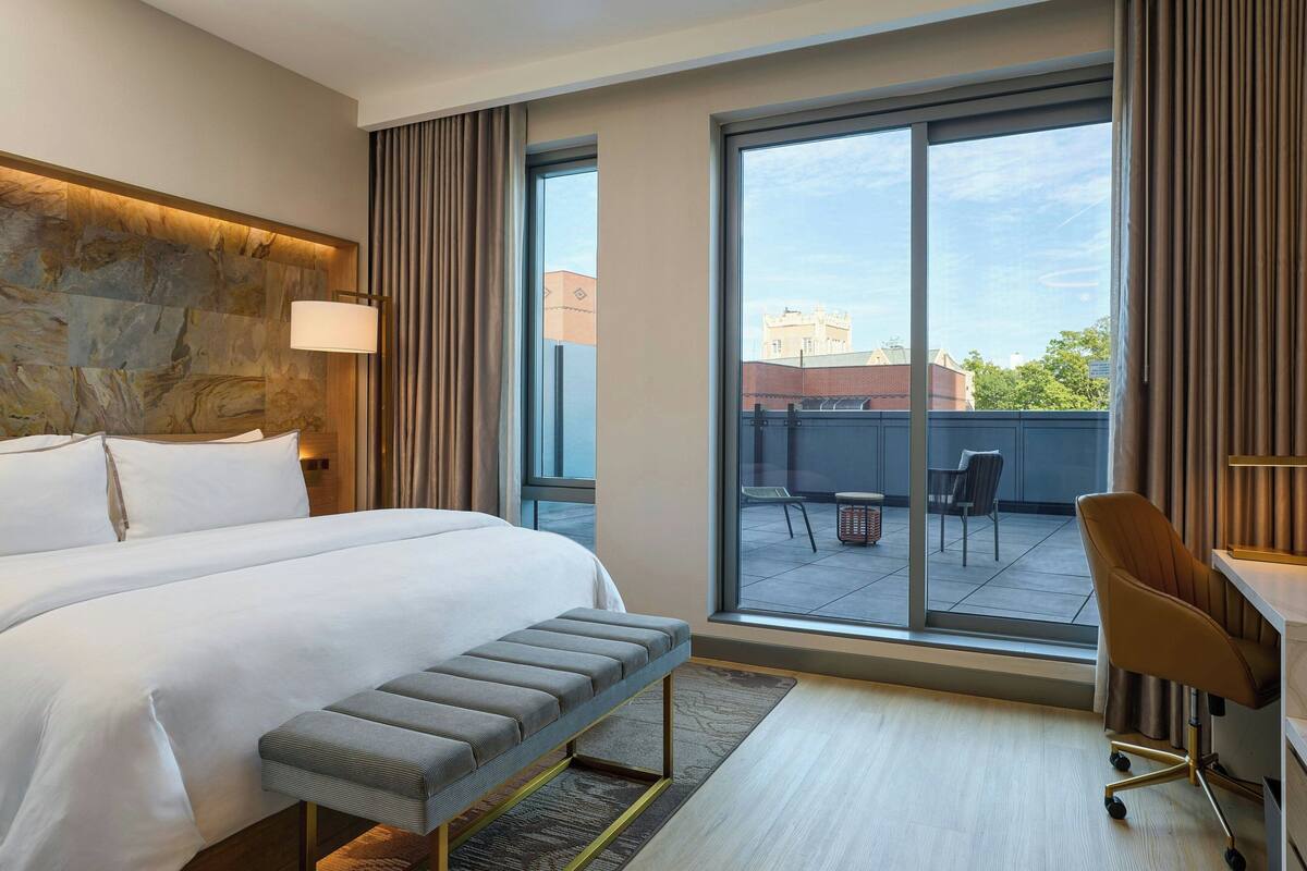 Premium Room, 1 King Bed, Non Smoking, Balcony | Iron/ironing board, WiFi