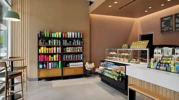 Desayuno a la carta todos los días (con cargo)