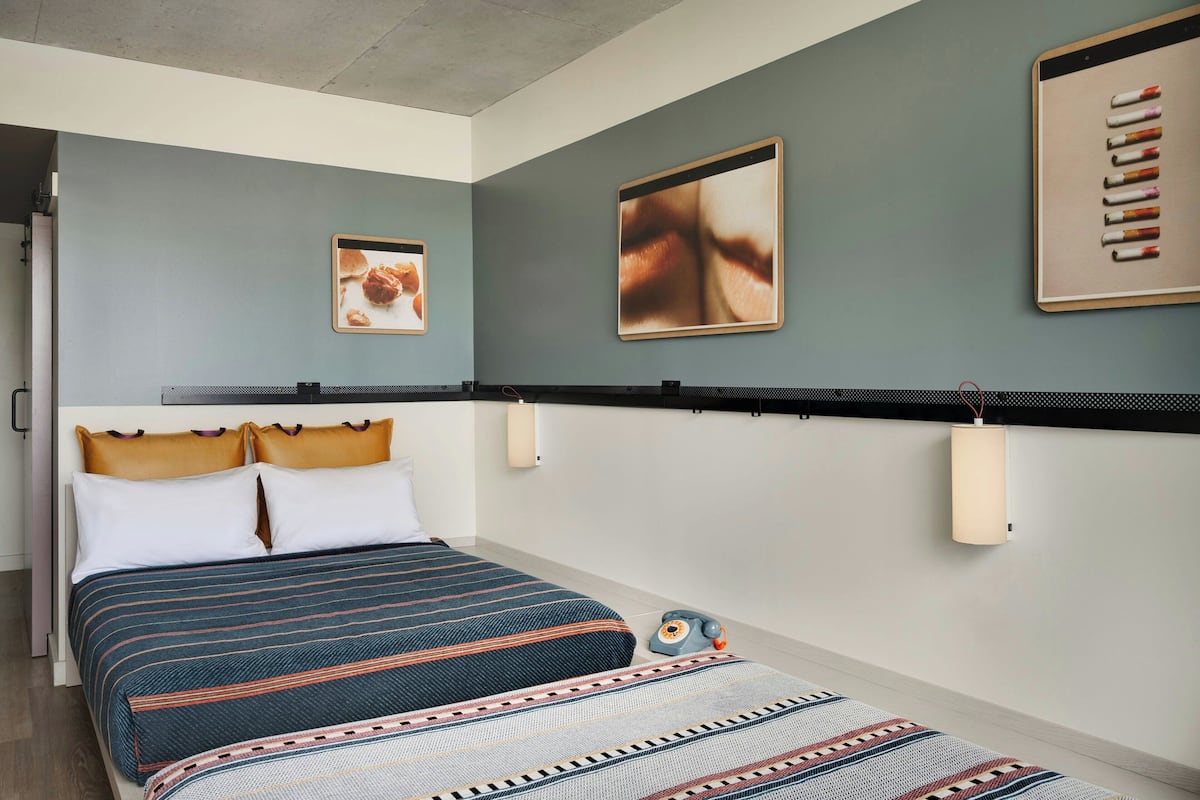 Chambre Standard, 2 grands lits, non-fumeur, vue sur la ville | AccĂšs au Wi-Fi (inclus)