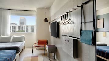 Iron/ironing board, free WiFi, bed sheets