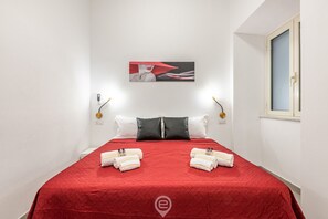 1 slaapkamer, een strijkplank/strijkijzer, wifi, beddengoed