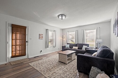 Charming Bungalow with Spacious Yard