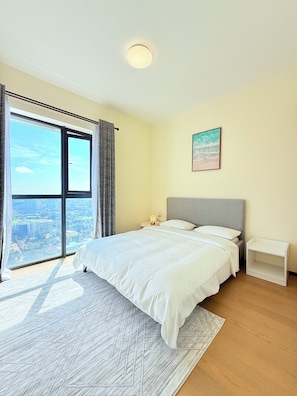 3 bedrooms, iron/ironing board, WiFi, bed sheets