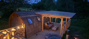 Luxury Cabin With Hot Tub & Pergola