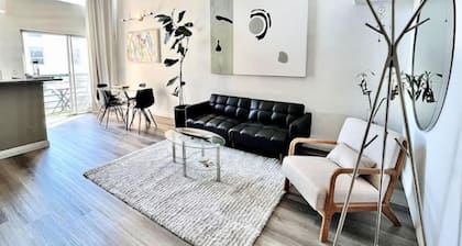 Loft in Hollywood /free parking with balcony