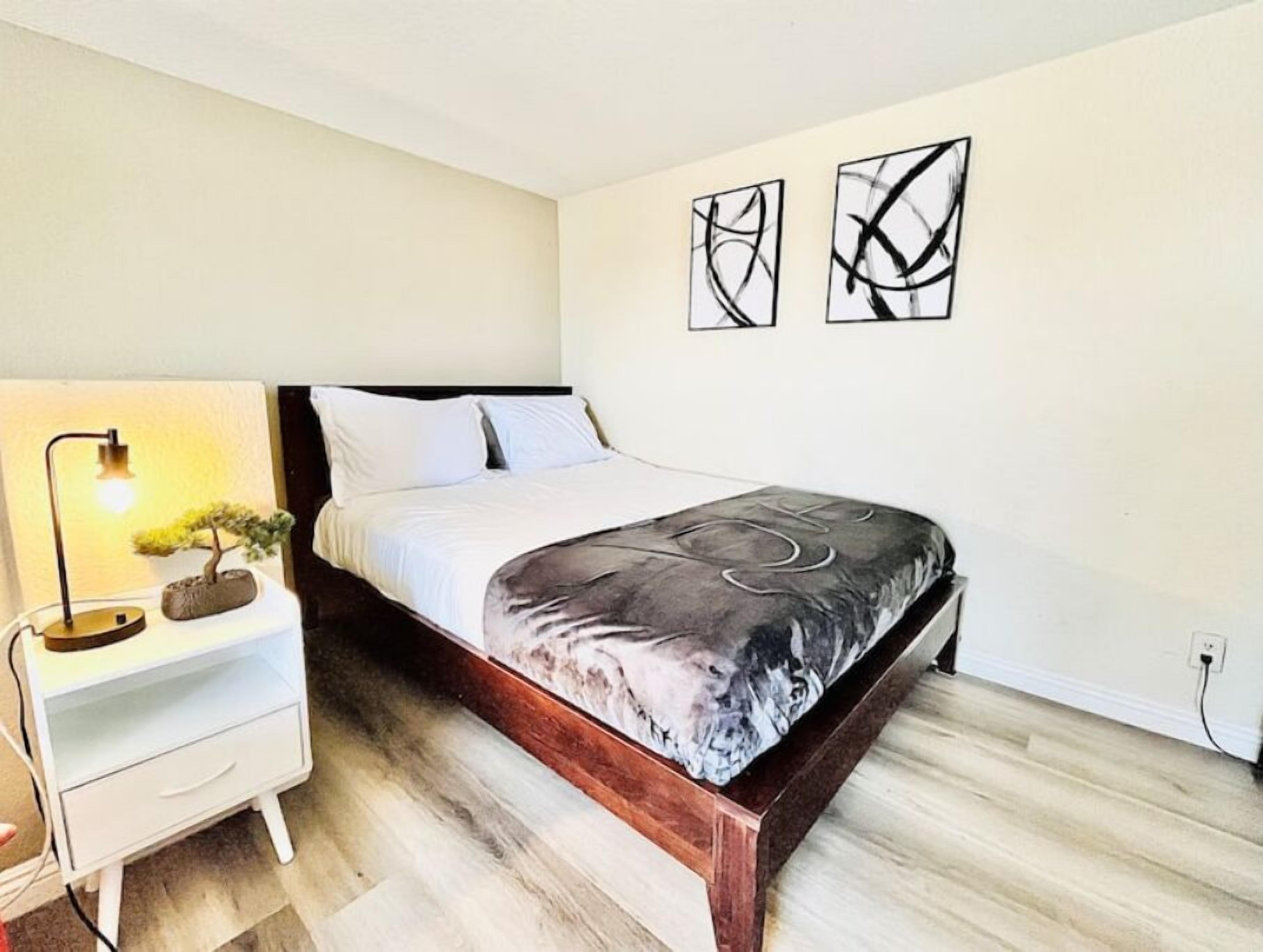 1 多间卧室、熨斗/熨衣板、WiFi、床单