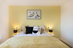 4 Schlafzimmer, Schreibtisch, Bügeleisen/Bügelbrett, kostenloses WLAN