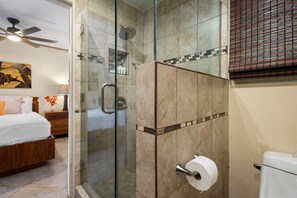 Hair dryer, towels - Direct Oceanfront Beach Pohailani Studio (Lahaina)