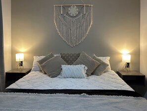 2 habitaciones, tabla de planchar con plancha, wifi y ropa de cama 