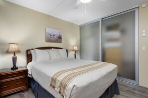 1 bedroom, iron/ironing board, travel cot, free WiFi - Serene Hawaiian Beachside Bliss (Kihei)