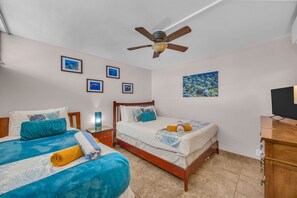 2 bedrooms, iron/ironing board, travel cot, free WiFi - Oceanfront 2Bd 2Ba Air Conditioned Suite in South Maui (Kihei)