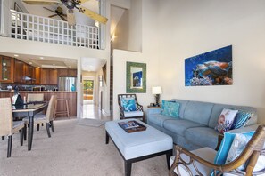 Smart TV - Oceanview Poolside Spacious 2-Bed Suite (Kihei)