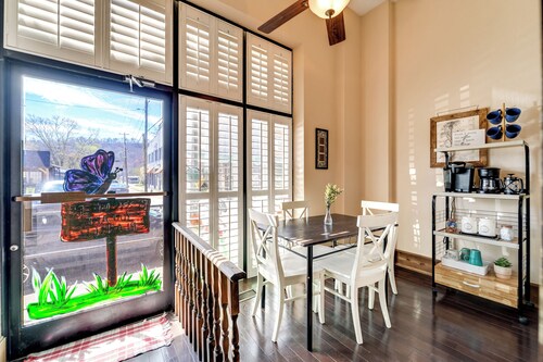 Private Unit Downtown Next to GSM Railroad & Polar Express