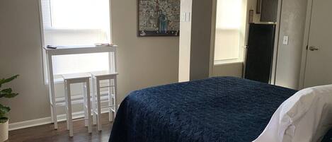 1 dormitorio, tabla de planchar con plancha, wifi gratis y ropa de cama