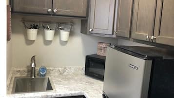冰箱、微波炉、茶具/咖啡用具