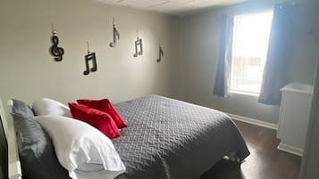 1 bedroom, free WiFi, bed sheets