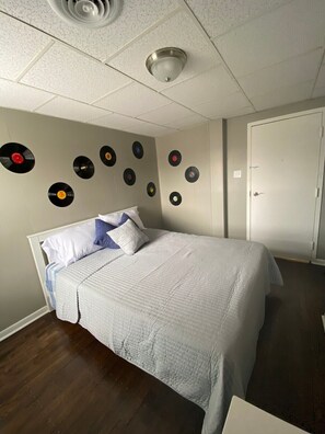 1 bedroom, iron/ironing board, free WiFi, bed sheets