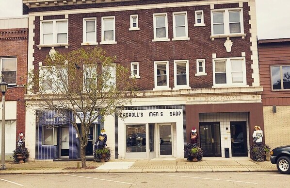 Exterior - Studio Apartment on Main Street in Coshocton (35) (Coshocton)