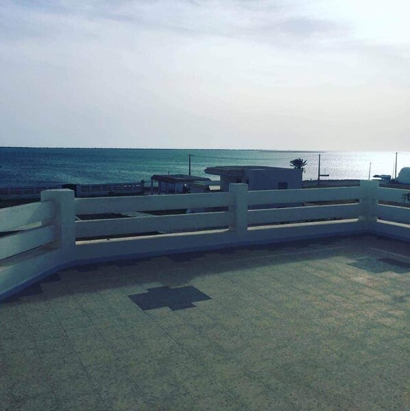 Property grounds - Magnificent waterfront villa + Kerkennah swimming pool (bounouma)