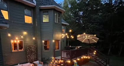 Home on 6 Acres, Privacy Amazing-Hot Tub-Game Rm-Fire Pit-Sleeps 16