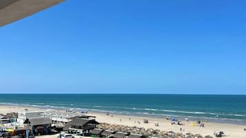 Family Studio, 2 Double Beds, Balcony, Sea View | Terrace/patio