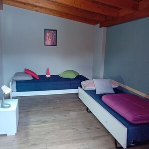 2 bedrooms, iron/ironing board, WiFi, bed sheets