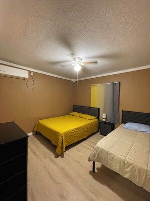 2 Schlafzimmer, Bügeleisen/Bügelbrett, kostenloses WLAN, Bettwäsche