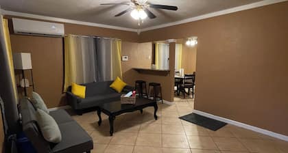 Charming 2-bedroom house in central Hobbs!