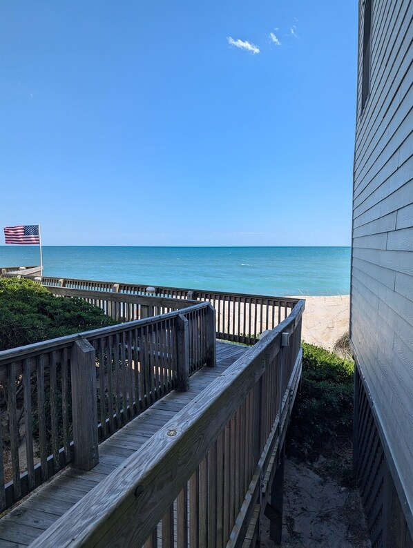 Property grounds - Clean, Oceanfront Condo w/ Pool Access, King Bed & Beautiful Views! (North Topsail Beach)