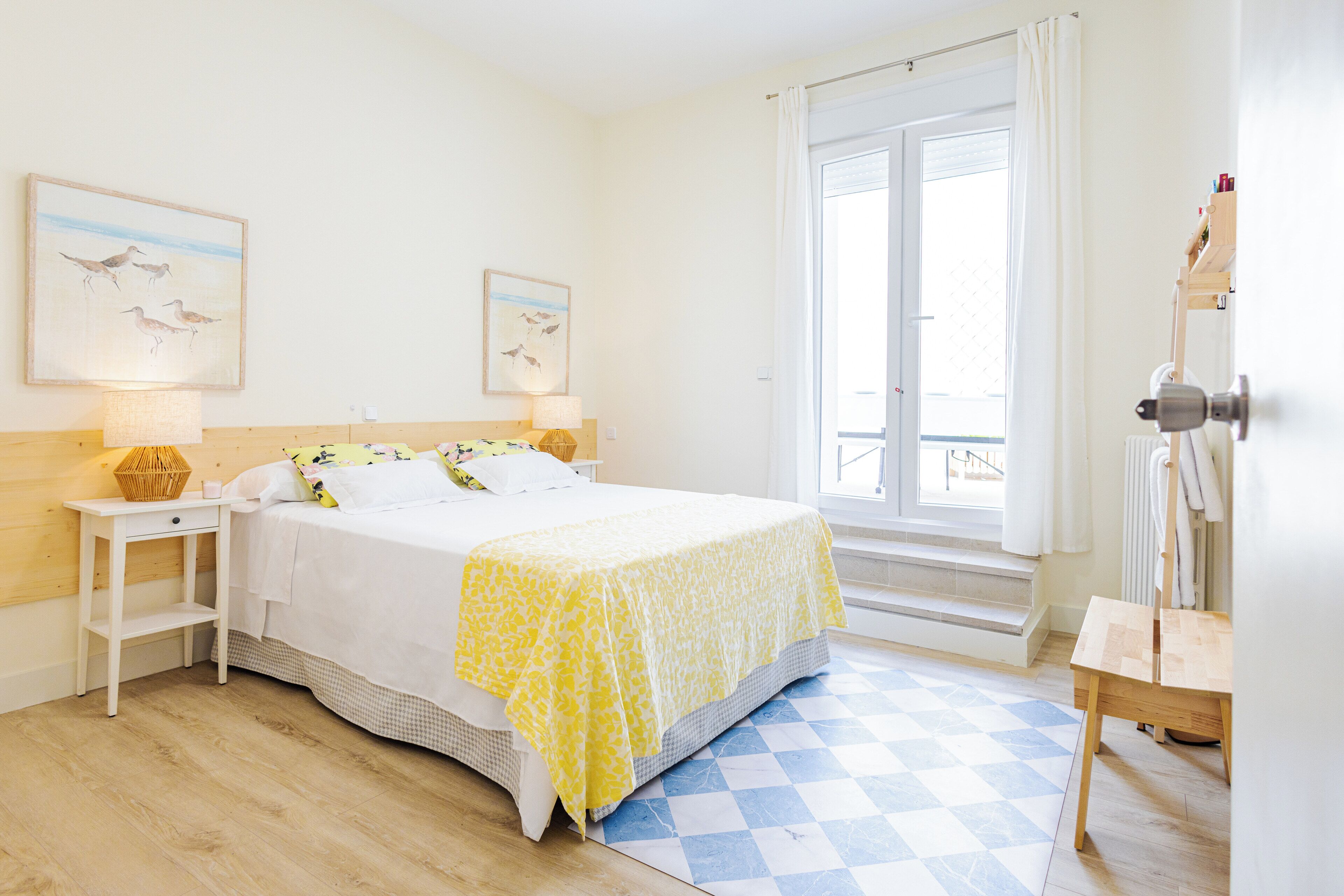 3 chambres, fer et planche à repasser, Wi-Fi, draps fournis