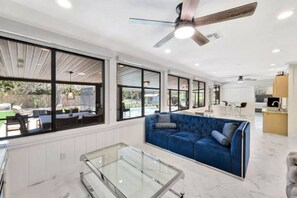 Interior - Paradise Home Awaits You!

Share

Save (Naples)