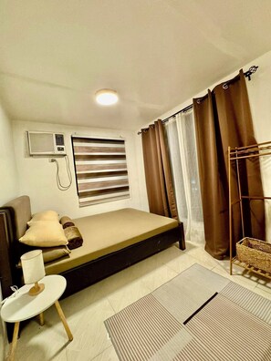 2 bedrooms, iron/ironing board, WiFi, bed sheets - Cosy home near tourist destinations, resorts & 1hr drive to beach. Pet-friendly! (San Pablo City)