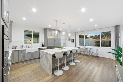 5 BR Villa w/ detached Guesthouse by Universal Studios - Events Allowed